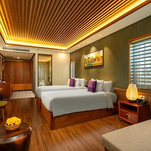 Premier Deluxe Twin Balcony Complimentary Daily Minibar
